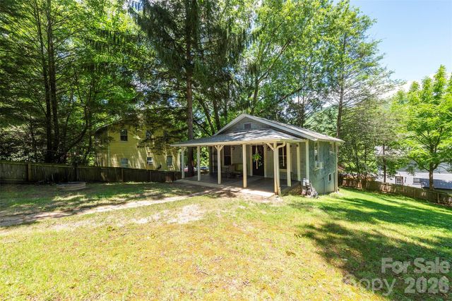 14 Border Street, Black Mountain, NC 28711
