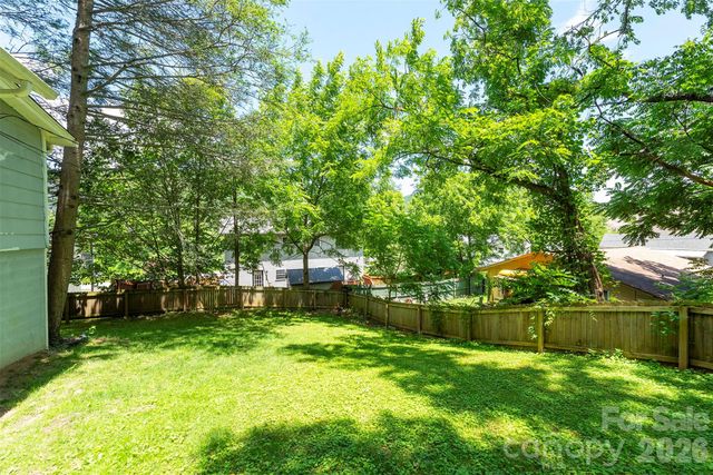 14 Border Street, Black Mountain, NC 28711