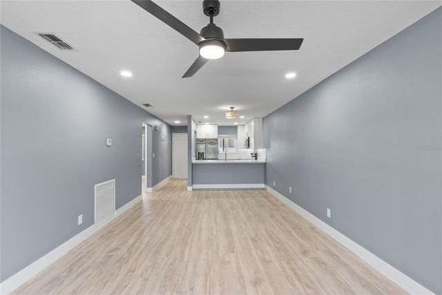 39132 COUNTY ROAD 54 2124, Zephyrhills, FL 33542