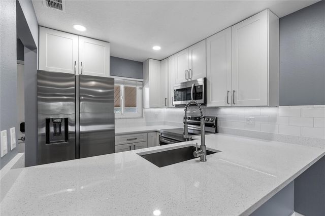 39132 COUNTY ROAD 54 2124, Zephyrhills, FL 33542