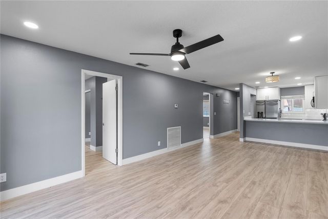 39132 COUNTY ROAD 54 2124, Zephyrhills, FL 33542