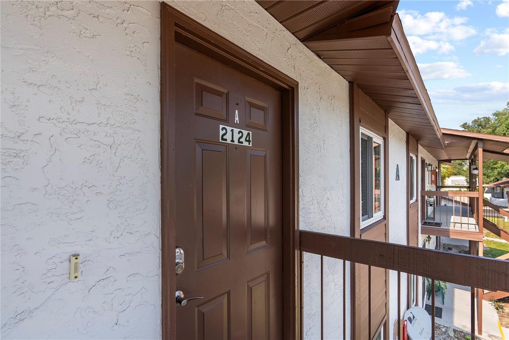 39132 COUNTY ROAD 54 2124, Zephyrhills, FL 33542