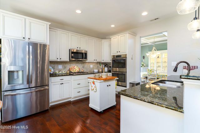 257 Champions Ridge Drive, Southern Pines, NC 28387