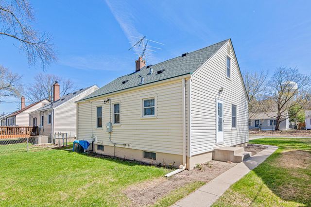 142 Van Buren Avenue S, Hopkins, MN 55343