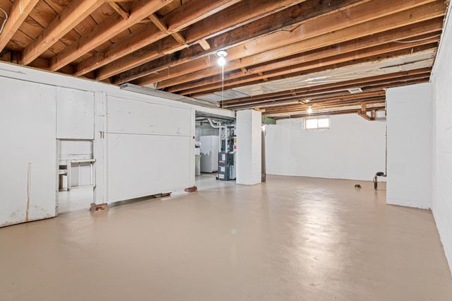 142 Van Buren Avenue S, Hopkins, MN 55343