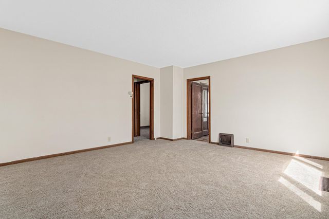 142 Van Buren Avenue S, Hopkins, MN 55343