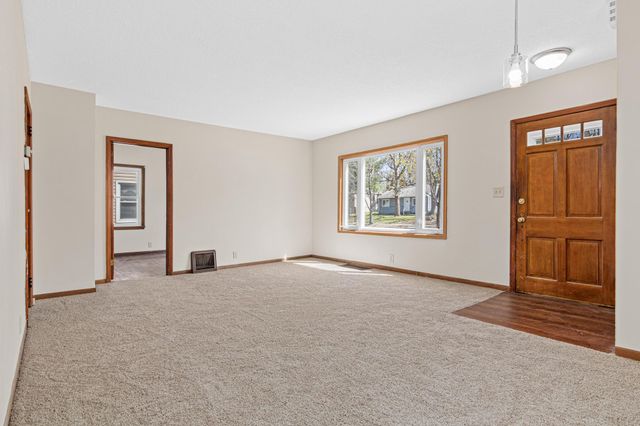 142 Van Buren Avenue S, Hopkins, MN 55343