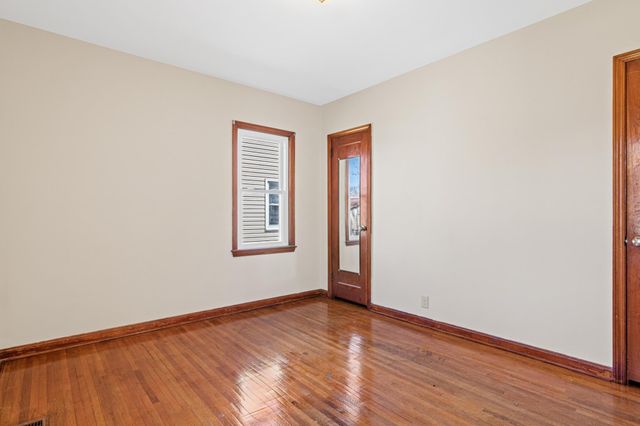 142 Van Buren Avenue S, Hopkins, MN 55343