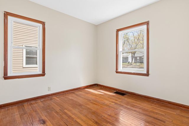 142 Van Buren Avenue S, Hopkins, MN 55343