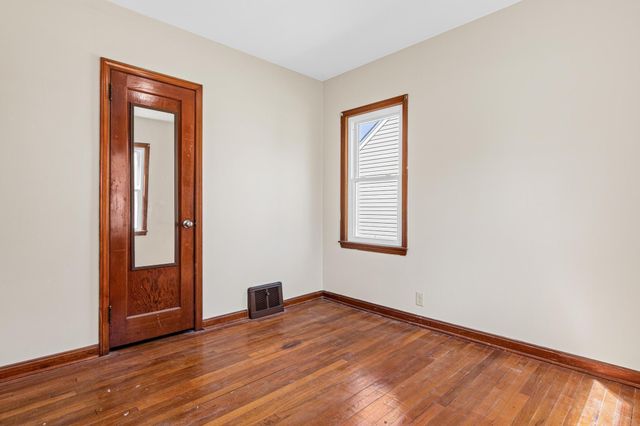 142 Van Buren Avenue S, Hopkins, MN 55343