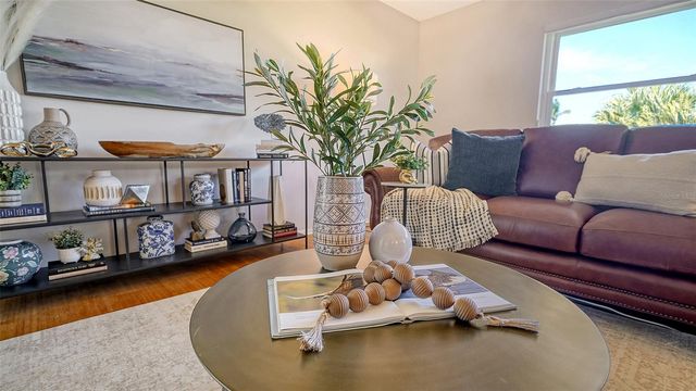 6810 9TH AVENUE W, Bradenton, FL 34209