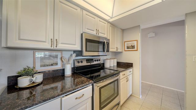 6810 9TH AVENUE W, Bradenton, FL 34209