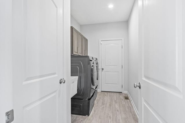 5665 Coventry Court, Lewis Center, OH 43035