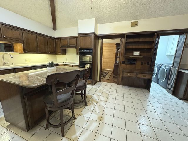 1205 Riverview Drive, Arlington, TX 76012