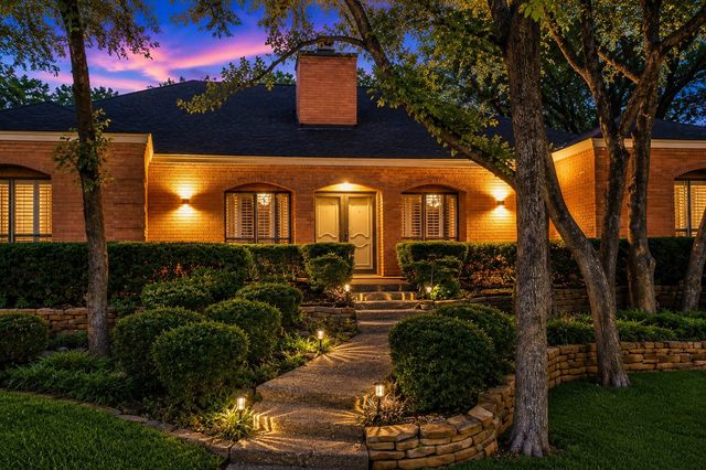 1205 Riverview Drive, Arlington, TX 76012