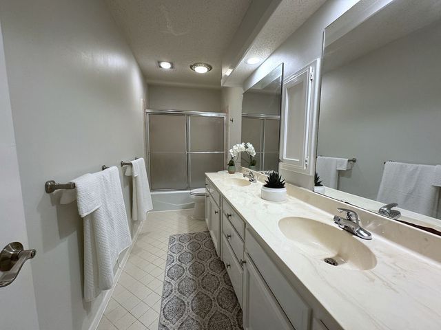1205 Riverview Drive, Arlington, TX 76012