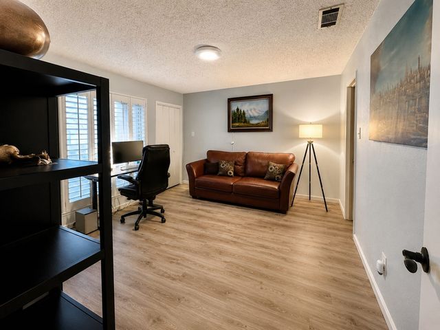 1205 Riverview Drive, Arlington, TX 76012