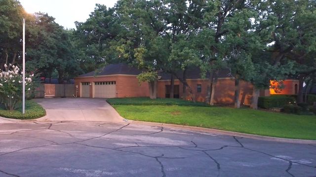 1205 Riverview Drive, Arlington, TX 76012