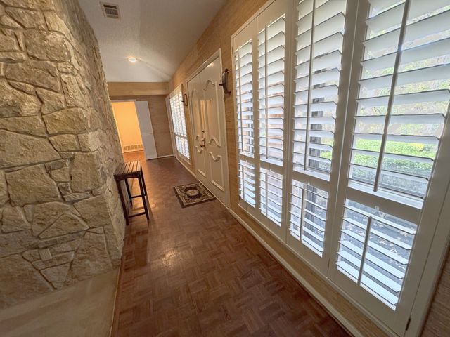 1205 Riverview Drive, Arlington, TX 76012