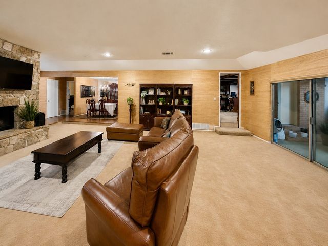 1205 Riverview Drive, Arlington, TX 76012