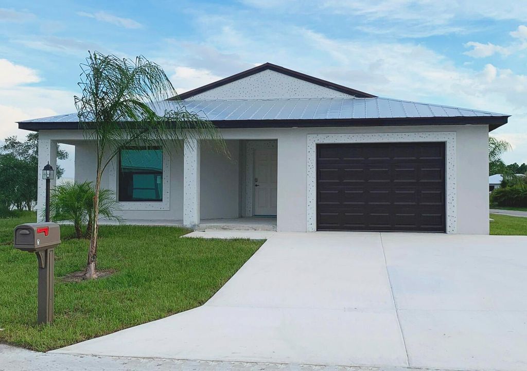 10 San Juan Lane, Port St Lucie, FL 34952