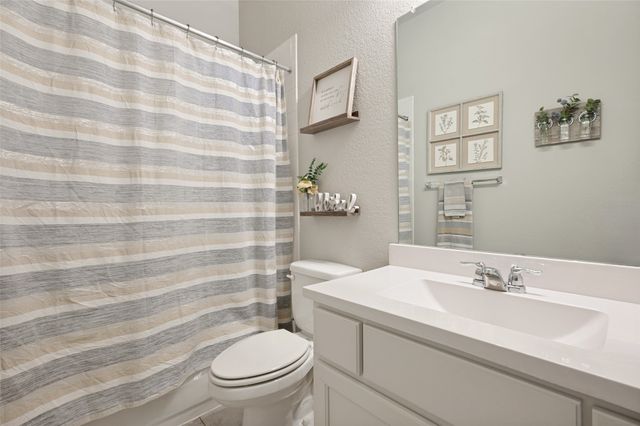 917 Meadows Drive, Argyle, TX 76226