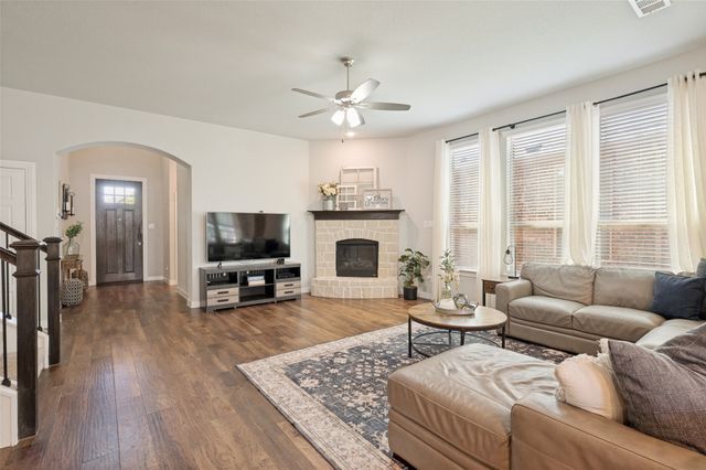 917 Meadows Drive, Argyle, TX 76226
