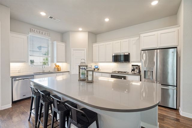 917 Meadows Drive, Argyle, TX 76226