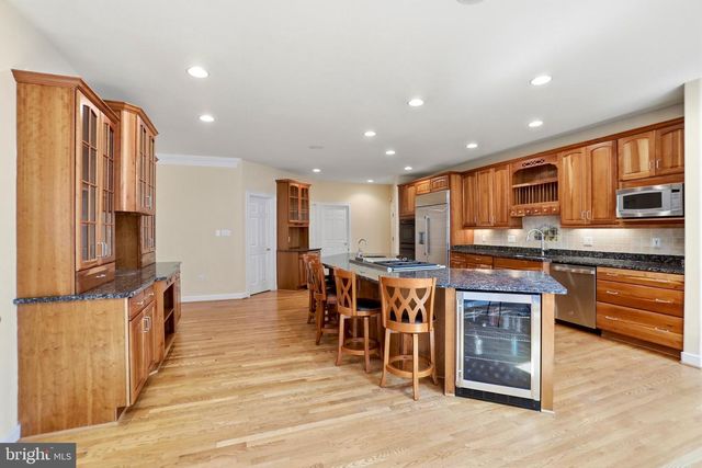 3703 WAPLES CREST CT, Oakton, VA 22124