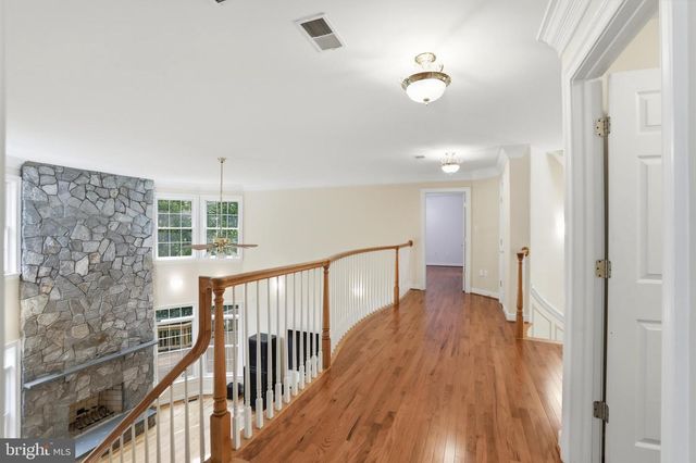 3703 WAPLES CREST CT, Oakton, VA 22124