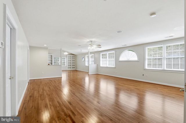 3703 WAPLES CREST CT, Oakton, VA 22124