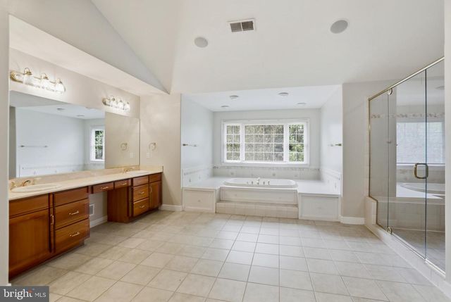 3703 WAPLES CREST CT, Oakton, VA 22124