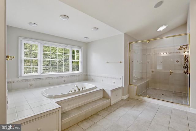 3703 WAPLES CREST CT, Oakton, VA 22124