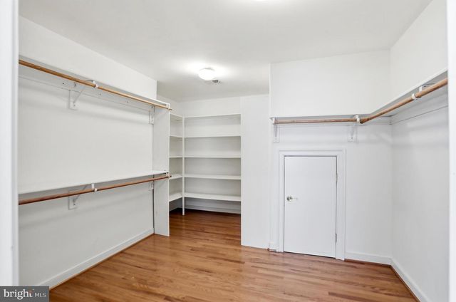 3703 WAPLES CREST CT, Oakton, VA 22124