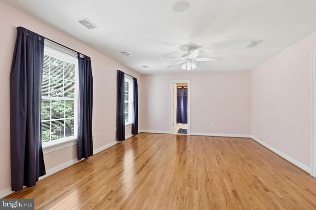 3703 WAPLES CREST CT, Oakton, VA 22124
