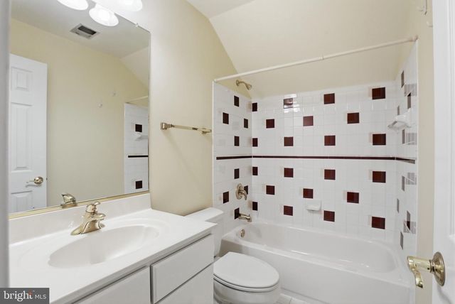 3703 WAPLES CREST CT, Oakton, VA 22124