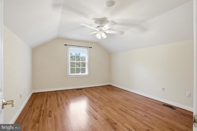 3703 WAPLES CREST CT, Oakton, VA 22124