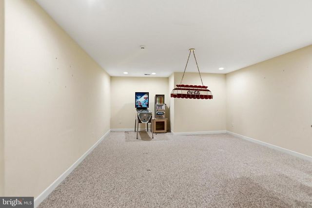 3703 WAPLES CREST CT, Oakton, VA 22124
