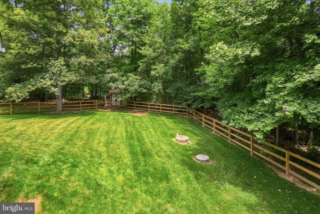 3703 WAPLES CREST CT, Oakton, VA 22124