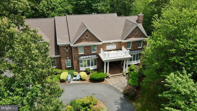 3703 WAPLES CREST CT, Oakton, VA 22124