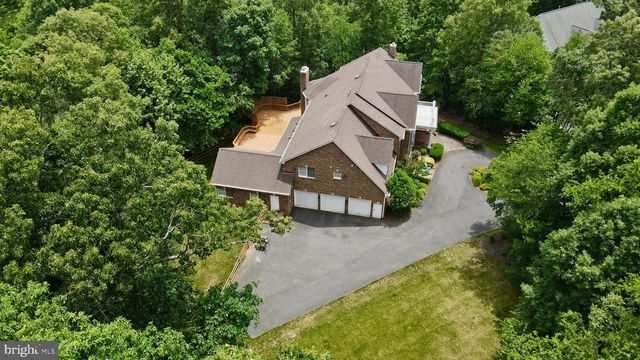 3703 WAPLES CREST CT, Oakton, VA 22124