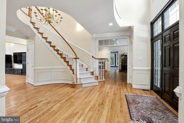 3703 WAPLES CREST CT, Oakton, VA 22124