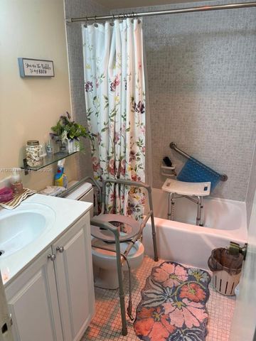 1985 S Ocean Dr 3B, Hallandale Beach, FL 33009