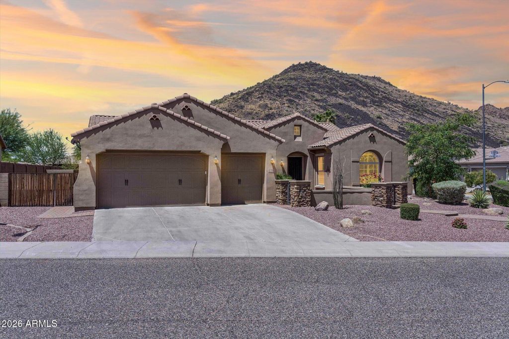 Image 1 of property listing at 25612 N 55TH Drive, Phoenix, AZ 85083