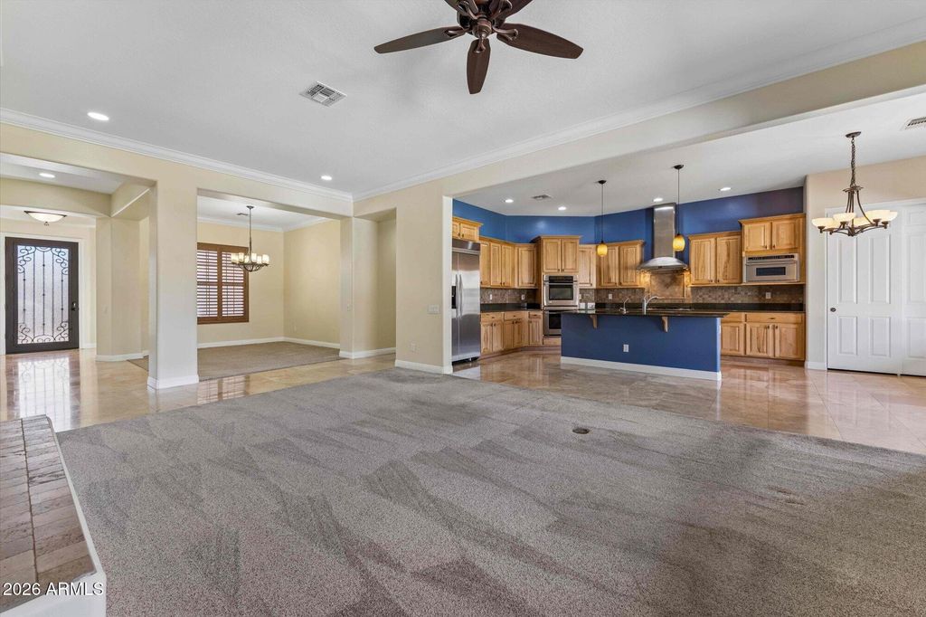 Image 12 of property listing at 25612 N 55TH Drive, Phoenix, AZ 85083