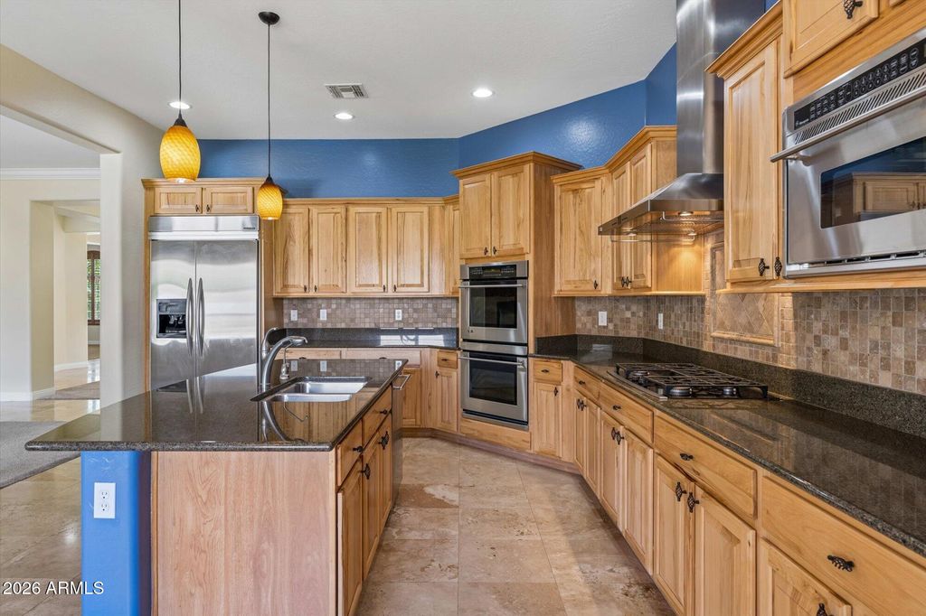 Image 15 of property listing at 25612 N 55TH Drive, Phoenix, AZ 85083