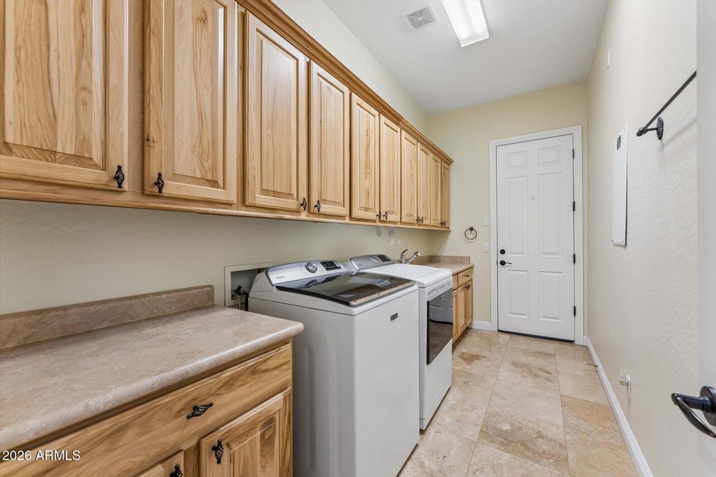 Image 21 of property listing at 25612 N 55TH Drive, Phoenix, AZ 85083