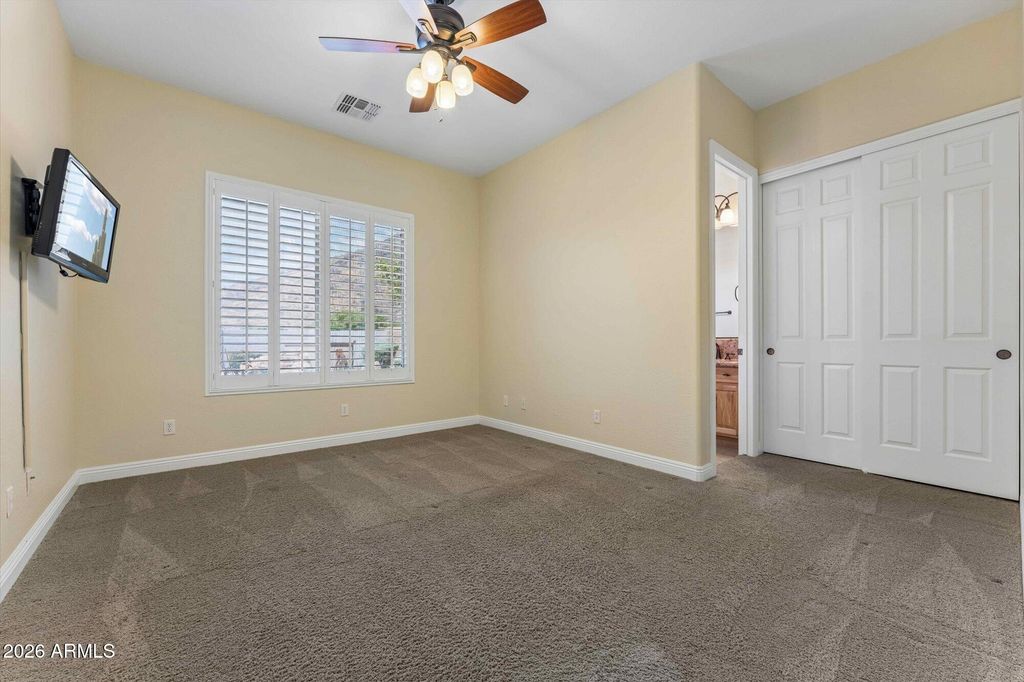 Image 23 of property listing at 25612 N 55TH Drive, Phoenix, AZ 85083