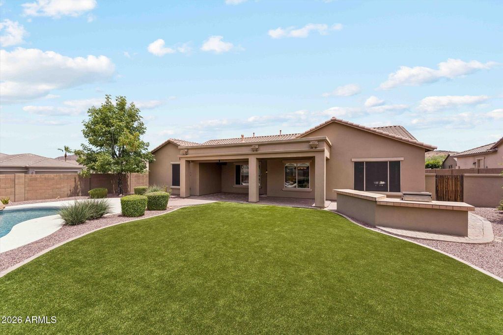 Image 35 of property listing at 25612 N 55TH Drive, Phoenix, AZ 85083