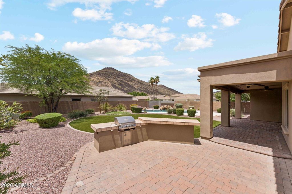 Image 37 of property listing at 25612 N 55TH Drive, Phoenix, AZ 85083
